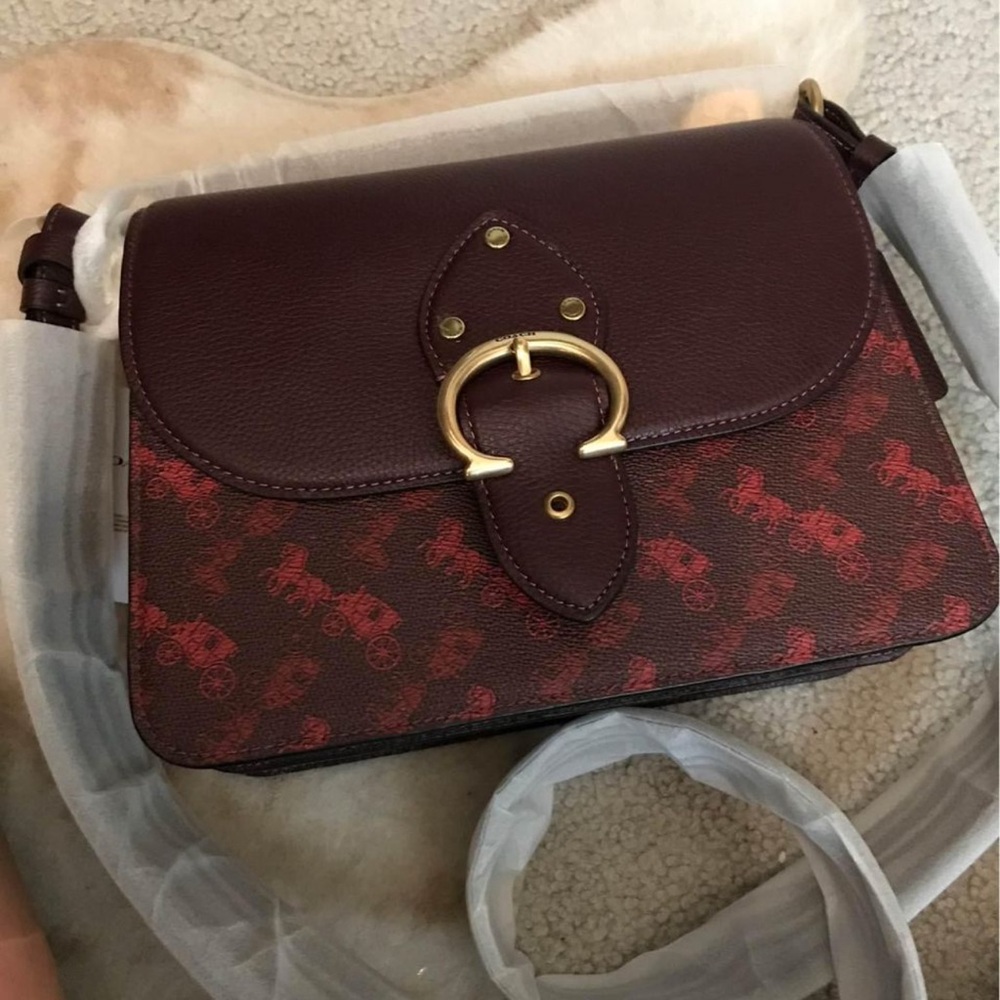 Coach Beat bag  with Crossbody strap. NEW.